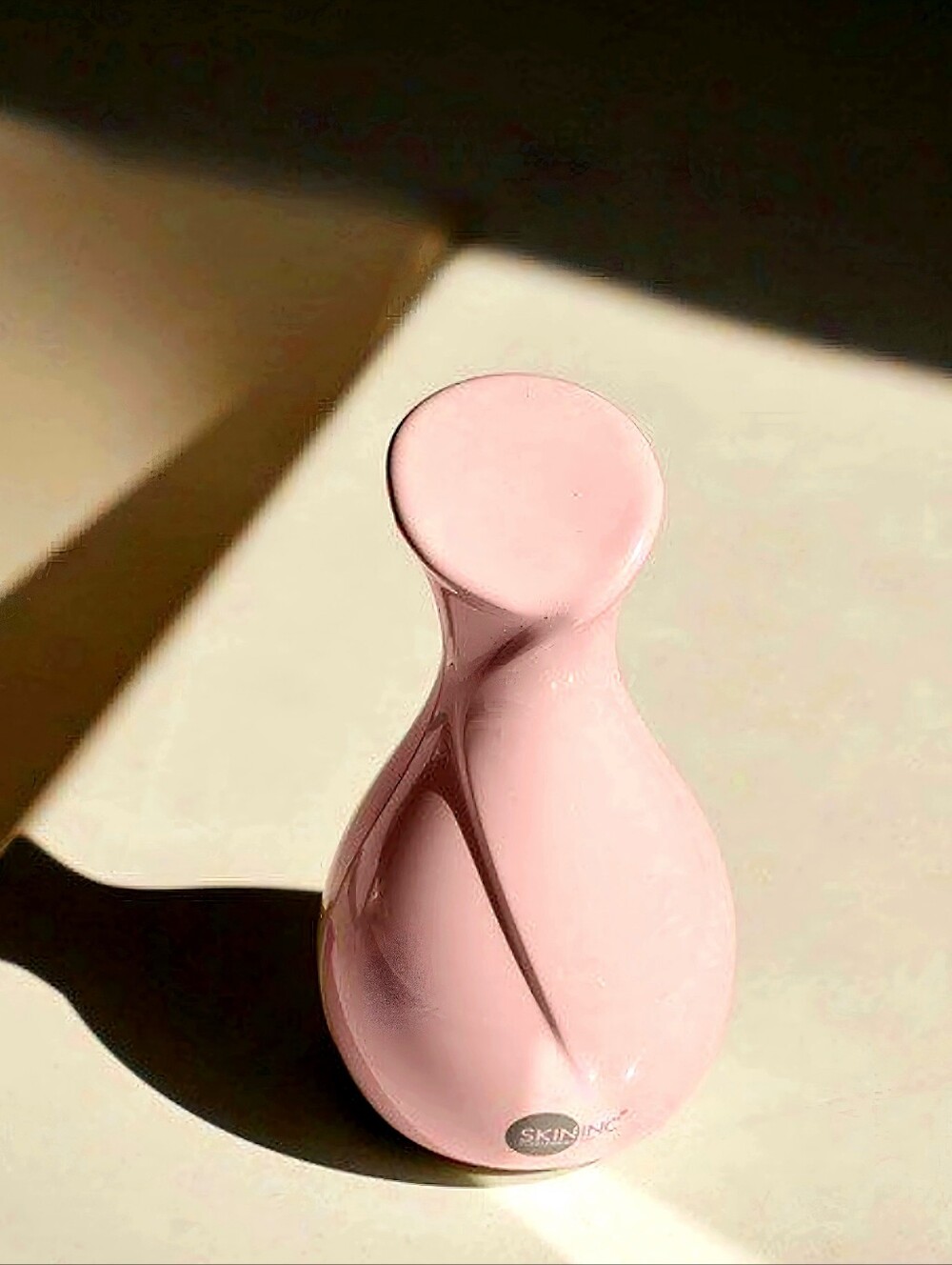 BRAND NEW IN B0X! Skin Inc Cryo-Ice Sake Roller 🩷BLUSH EDITION🩷